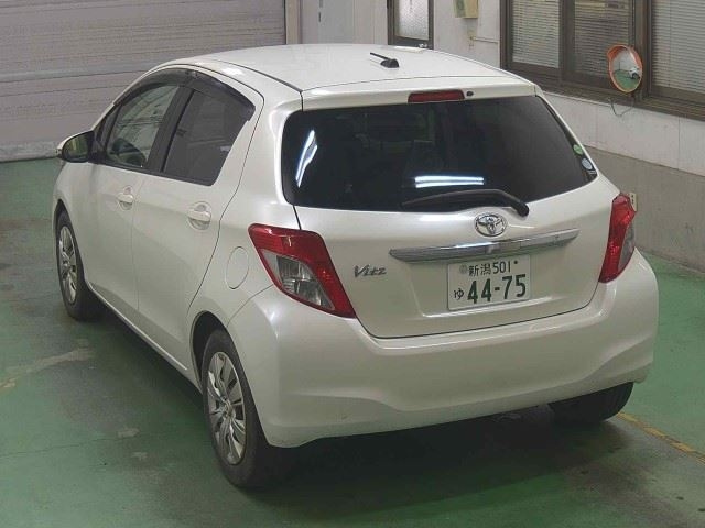 TOYOTA VITZ 2012