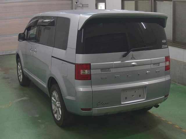 MITSUBISHI DELICA D5 2010