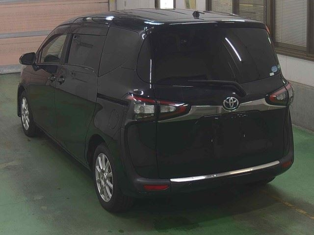 TOYOTA SIENTA 2016
