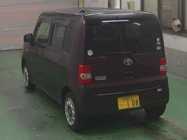 TOYOTA PIXIS SPACE 2016