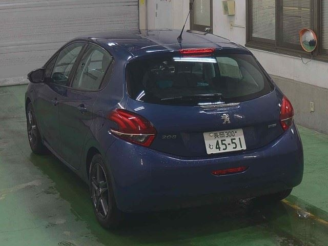 PEUGEOT 208 2016
