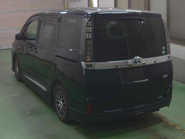 TOYOTA VOXY 2014