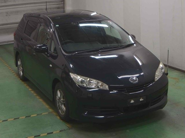 TOYOTA WISH 2010