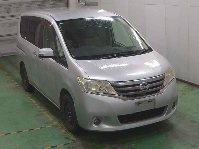 NISSAN SERENA 2011