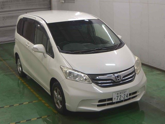 HONDA FREED 2013