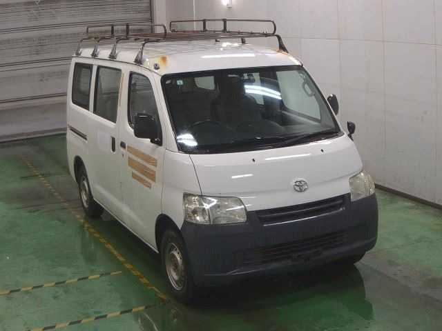 TOYOTA TOWN ACE VAN 2011