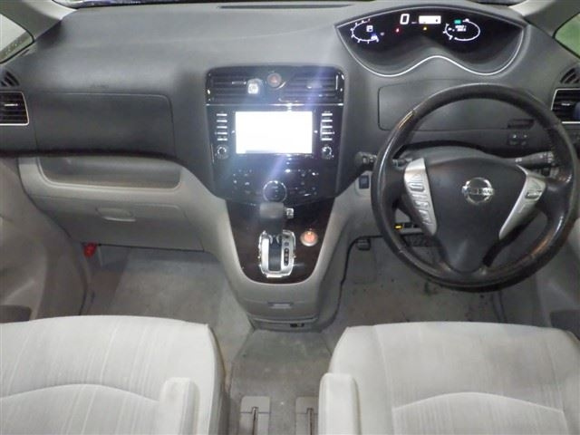 NISSAN SERENA 2011