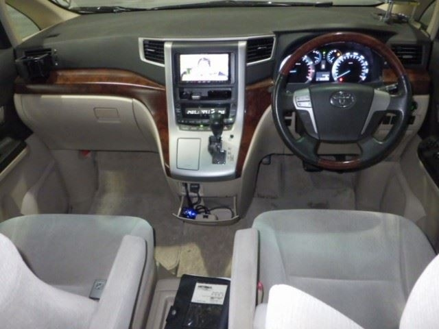 TOYOTA ALPHARD 2009