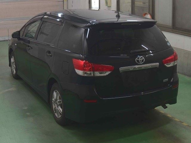 TOYOTA WISH 2010