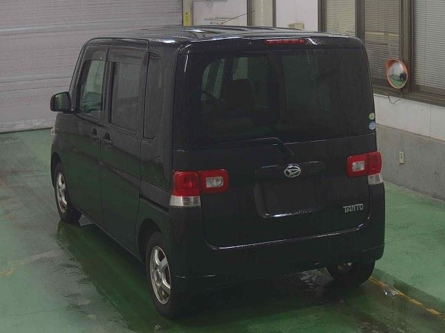 DAIHATSU TANTO 2008