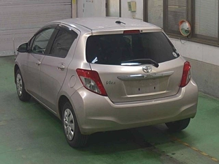 TOYOTA VITZ 2011