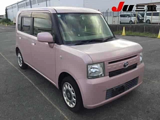 TOYOTA PIXIS SPACE 2015