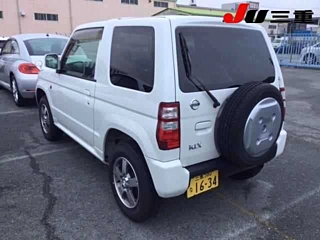 NISSAN KIX 2008