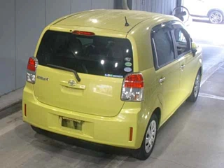 TOYOTA SPADE 2013