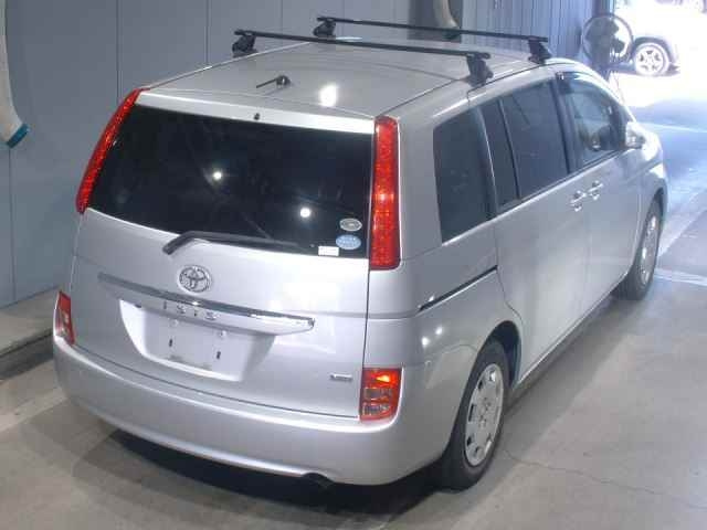 TOYOTA ISIS 2010
