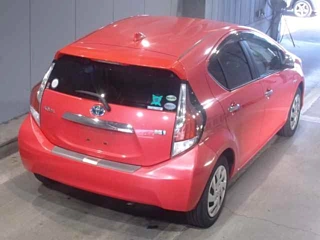 TOYOTA AQUA 2015