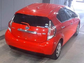 TOYOTA AQUA 2015