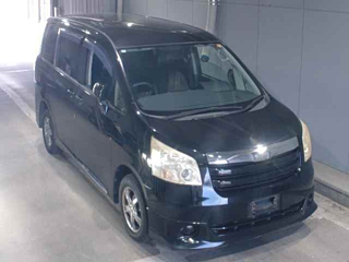 TOYOTA NOAH 2008