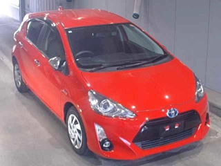 TOYOTA AQUA 2015