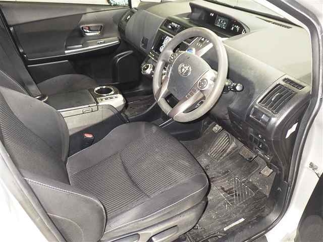 TOYOTA PRIUS ALPHA 2019