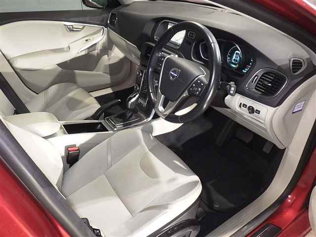 VOLVO V40 2014