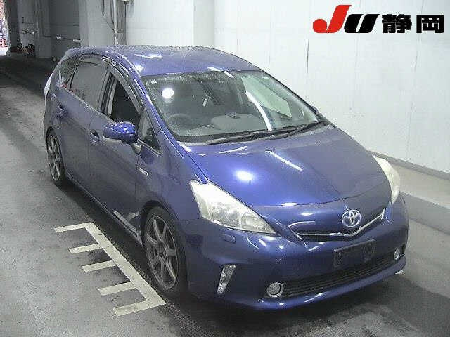 TOYOTA PRIUS ALPHA 2011
