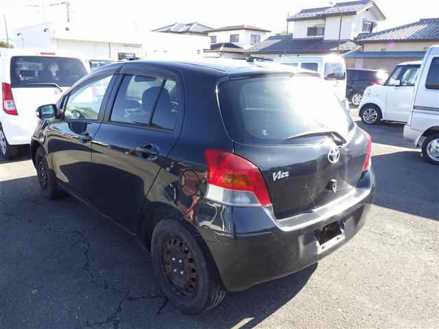 TOYOTA VITZ 2010