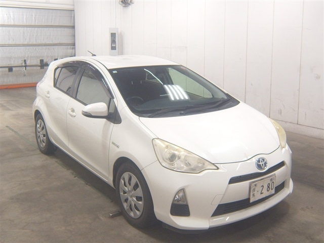 TOYOTA AQUA 2012