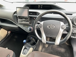 TOYOTA AQUA 2012