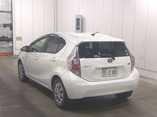 TOYOTA AQUA 2012