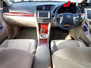 TOYOTA PREMIO 2012