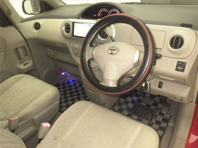 TOYOTA PORTE 2010