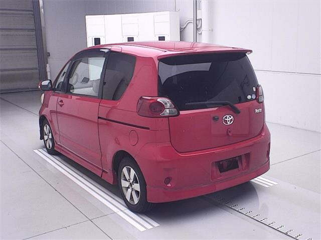 TOYOTA PORTE 2010