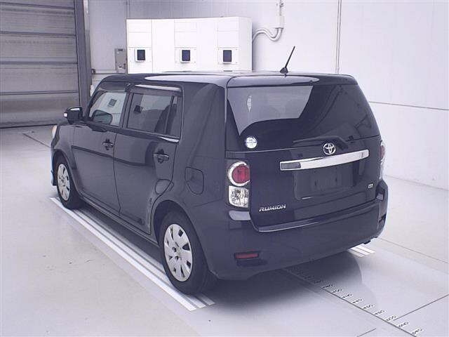 TOYOTA COROLLA RUMION 2011