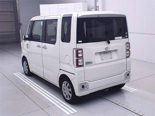 TOYOTA PIXIS MEGA 2019