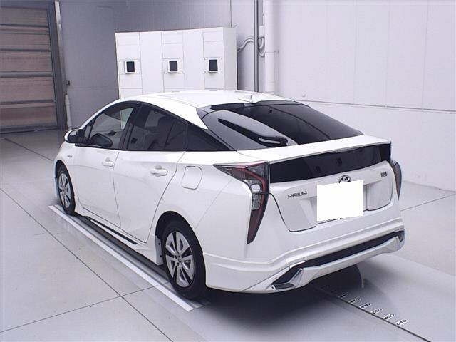 TOYOTA PRIUS 2017