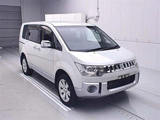 MITSUBISHI DELICA D5 2015