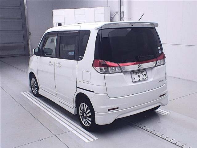 SUZUKI SOLIO 2011