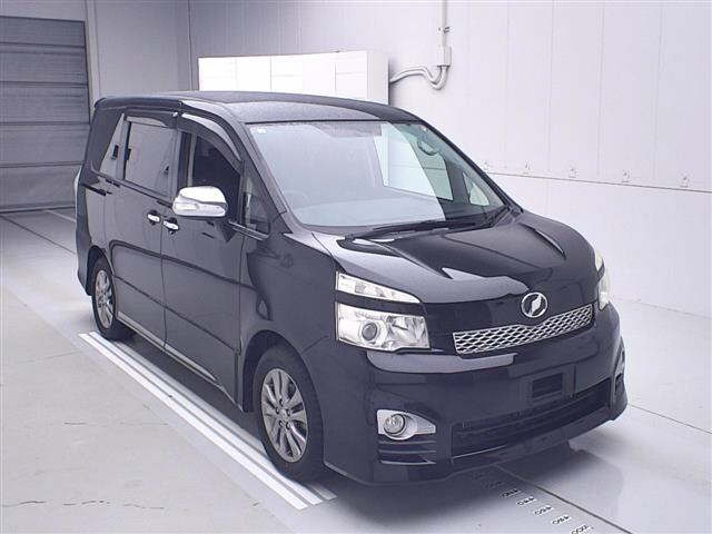 TOYOTA VOXY 2012