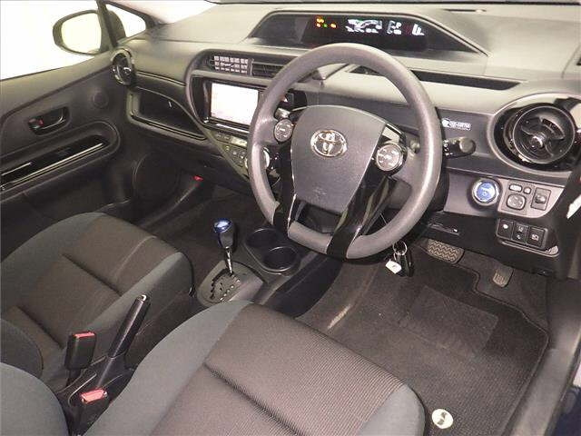 TOYOTA AQUA 2016