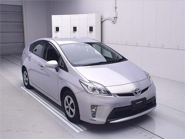TOYOTA PRIUS 2015