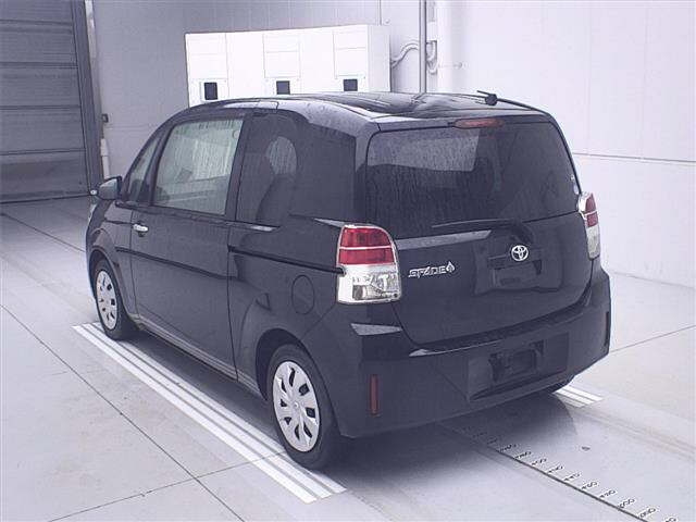 TOYOTA SPADE 2015
