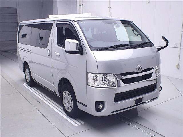 TOYOTA HIACE VAN 2020