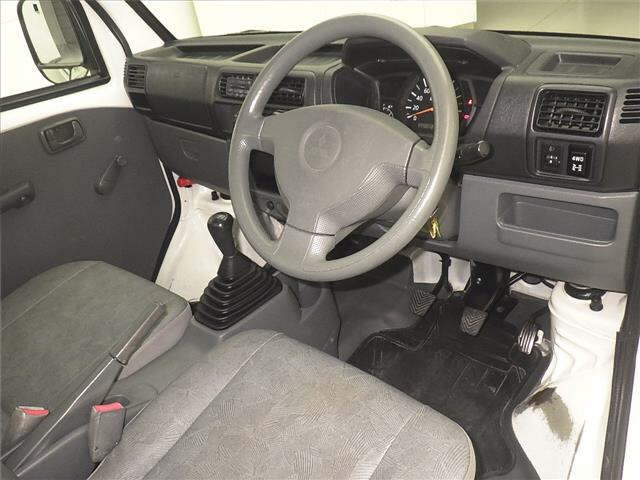 MITSUBISHI MINICAB TRUCK 2009