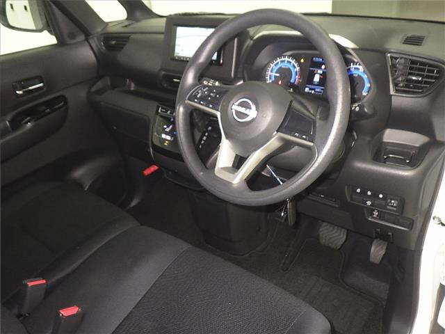 NISSAN ROOX 2024