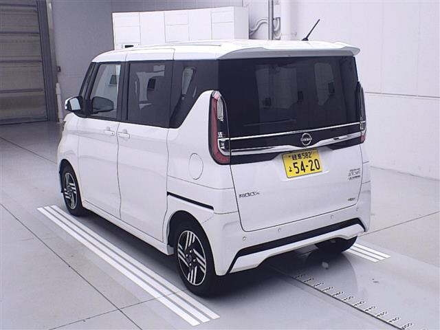 NISSAN ROOX 2024