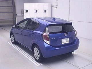 TOYOTA AQUA 2016