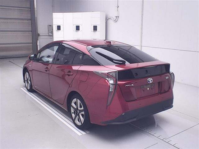 TOYOTA PRIUS 2016