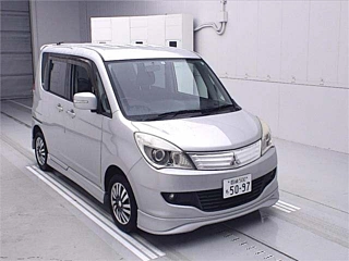 MITSUBISHI DELICA D2 2011