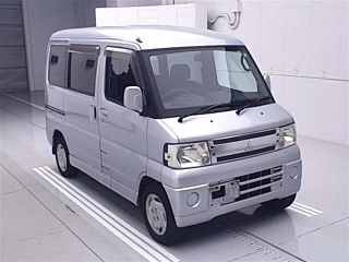 MITSUBISHI TOWNBOX 2011